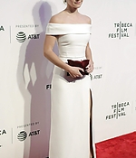 emma_watson_2017_april_26th_the_circle_premiere_tribeca_film_festival_161.jpg