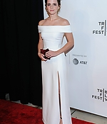 emma_watson_2017_april_26th_the_circle_premiere_tribeca_film_festival_218.jpg
