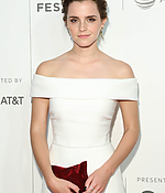 emma_watson_2017_april_26th_the_circle_premiere_tribeca_film_festival_51.jpg