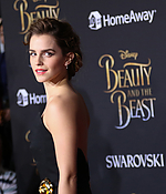 emma_watson_2017_mar_batb_la_premiere_159.jpg