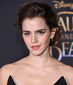 emma_watson_2017_mar_batb_la_premiere_179.jpg