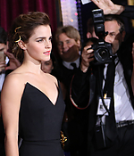emma_watson_2017_mar_batb_la_premiere_21.jpg