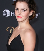 emma_watson_2017_mar_batb_la_premiere_256.jpg