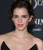emma_watson_2017_mar_batb_la_premiere_259.jpg
