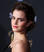emma_watson_2017_mar_batb_la_premiere_295.jpg