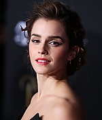 emma_watson_2017_mar_batb_la_premiere_299.jpg