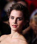 emma_watson_2017_mar_batb_la_premiere_310.jpg