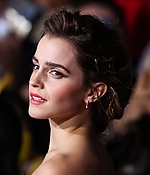 emma_watson_2017_mar_batb_la_premiere_313.jpg