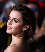 emma_watson_2017_mar_batb_la_premiere_314.jpg