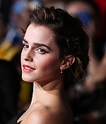 emma_watson_2017_mar_batb_la_premiere_318.jpg