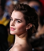 emma_watson_2017_mar_batb_la_premiere_320.jpg