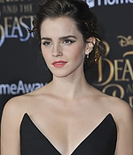 emma_watson_2017_mar_batb_la_premiere_328.jpg