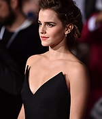 emma_watson_2017_mar_batb_la_premiere_361.jpg