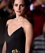 emma_watson_2017_mar_batb_la_premiere_364.jpg