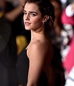 emma_watson_2017_mar_batb_la_premiere_366.jpg