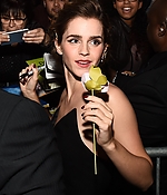 emma_watson_2017_mar_batb_la_premiere_491.jpg