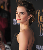 emma_watson_2017_mar_batb_la_premiere_568.jpg