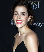 emma_watson_2017_mar_batb_la_premiere_574.jpg