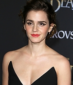 emma_watson_2017_mar_batb_la_premiere_585.jpg