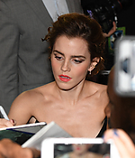 emma_watson_2017_mar_batb_la_premiere_78.jpg