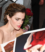 emma_watson_2017_mar_batb_la_premiere_89.jpg