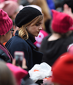 emma_watson_2017_womens_march_on_washington_07.jpg