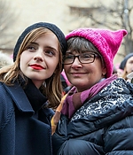 emma_watson_2017_womens_march_on_washington_13.jpg