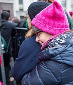emma_watson_2017_womens_march_on_washington_14.jpg