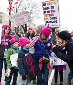 emma_watson_2017_womens_march_on_washington_16.jpg
