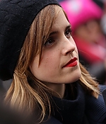 emma_watson_2017_womens_march_on_washington_26.jpg