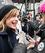 emma_watson_2017_womens_march_on_washington_30.jpg