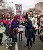 emma_watson_2017_womens_march_on_washington_42.jpg
