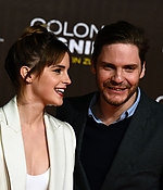 emma_watson_colonia_berlin_premiere_01.jpg